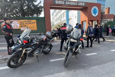 Bursa polisi okul önlerini ve çevresini mercek altına aldı