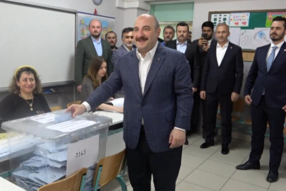 Bursa Milletvekili Varank yerel seçimlerde oyunu kullandı