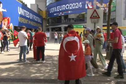 Türk taraftarlardan millilere yoğun destek