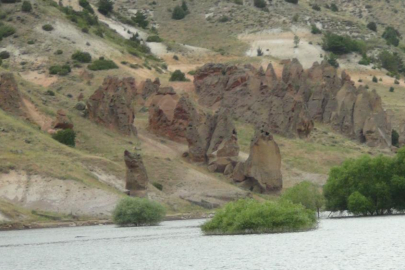 Kars'ın 'peri bacaları' görenleri hayran bırakıyor