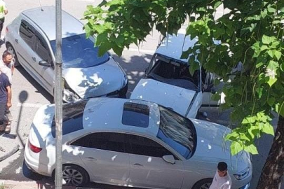 Bursa'da  2 otomobil kafa kafaya çarpıştı: 3 yaralı