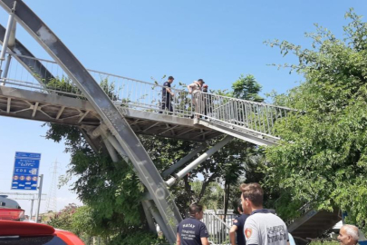 Üst geçide çıkarak intihar etmek isteyen şahıs ikna edildi