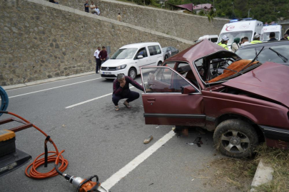 Gümüşhane'de trafik kazası: 2 ölü, 3 yaralı