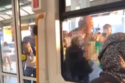 Bursa'da  metroda yer verme kavgası kamerada