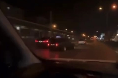 Yarışan araçlar trafikte dehşet saçtı