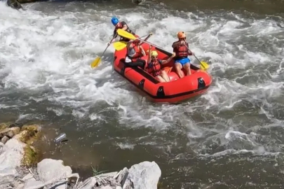 Bursa'da dağcıların nefes kesen rafting heyecanı