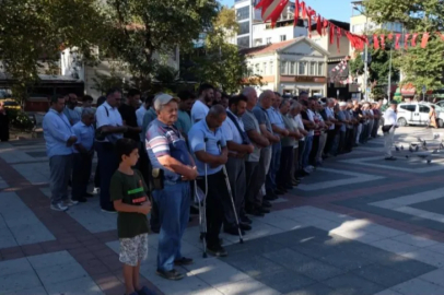 Bursa'da Haniye için gıyabi cenaze namazı kılındı