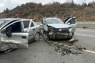 Bursa'da kafa kafaya kaza: 2 yaralı